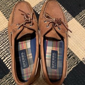 Women’s Sperry boat shoes
